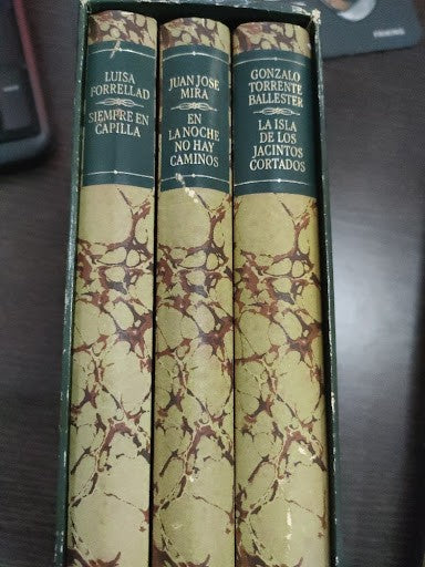 Lote Libros Gonzalo Torrente Ballester, Juan José Mira y Luisa Forrellad con Estuche Conmemorativo de Cartón