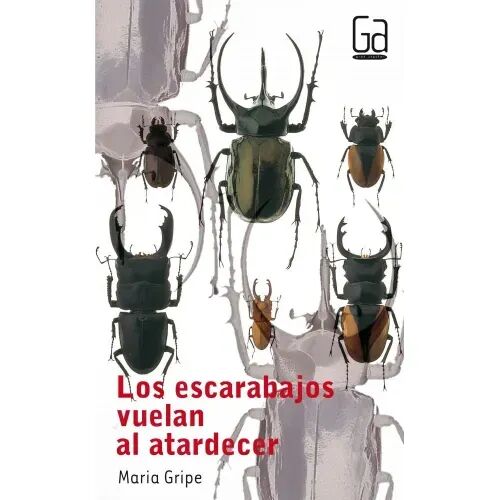 Los Escarabajos Vuelan Al Atardecer